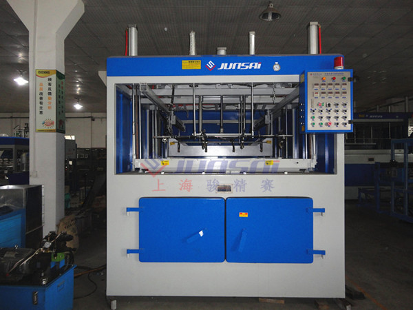 單頭厚片<a href=http://www.luhanxing.cn/ target=_blank class=infotextkey>吸塑機(jī)</a>1.jpg